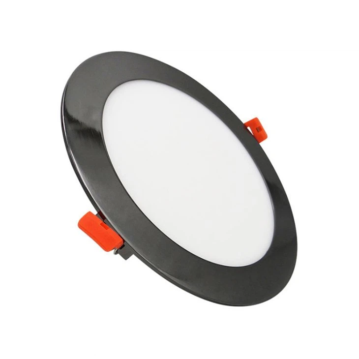 ブラックの凹型ライトトリム