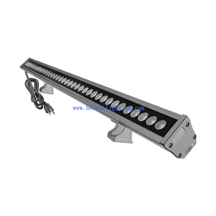 Premium Outdoor Linear Light (1)